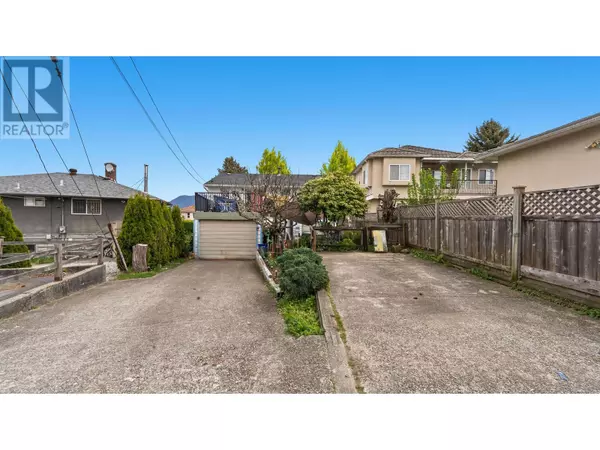 Vancouver, BC V5M4B2,3105 DIEPPE DRIVE