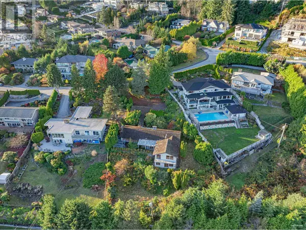 West Vancouver, BC V7S2E9,1094 HILLSIDE ROAD