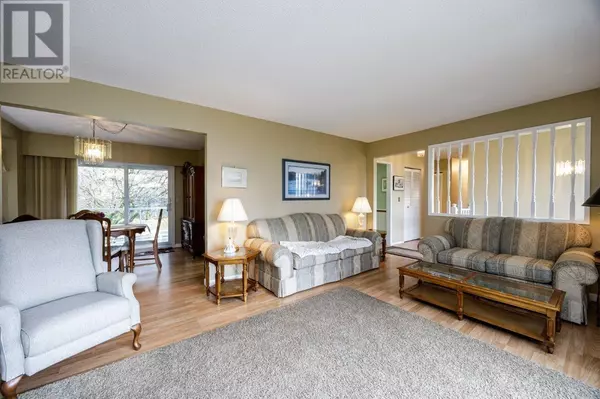 North Vancouver, BC V7J1Y2,1672 PIERARD ROAD