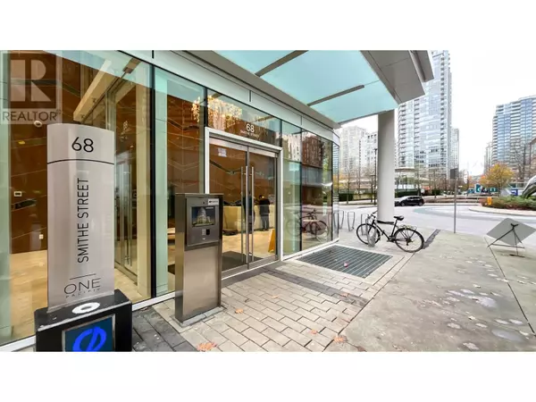 Vancouver, BC V6B0P4,68 SMITHE ST #1502