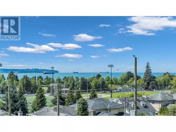 West Vancouver, BC V7T1G2,1029 ESPLANADE AVENUE