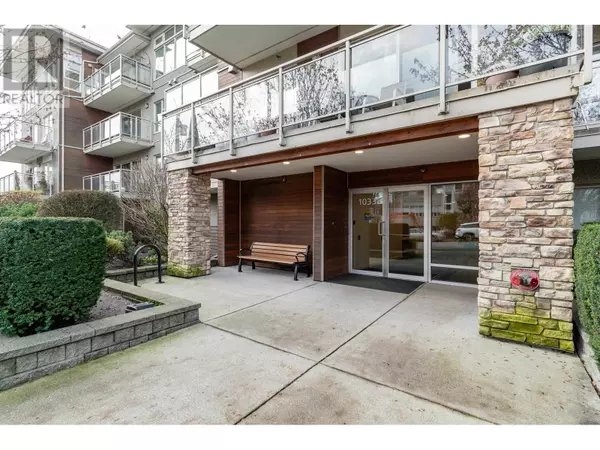 North Vancouver, BC V7L3H5,1033 ST. GEORGES AVE #201