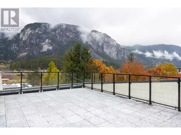 Squamish, BC V8B0C3,1360 VICTORIA ST #304