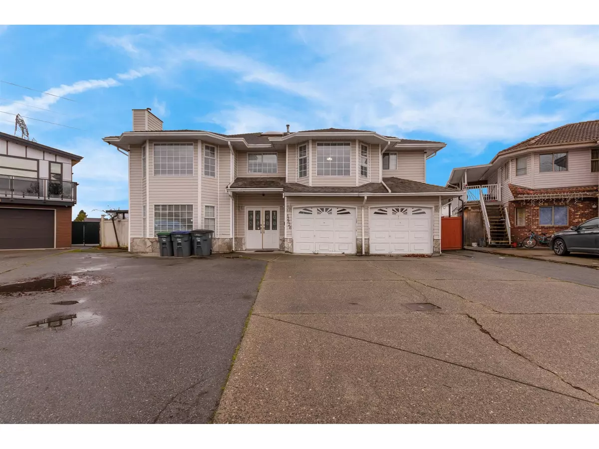 Surrey, BC V3W0M3,12526 75A AVENUE