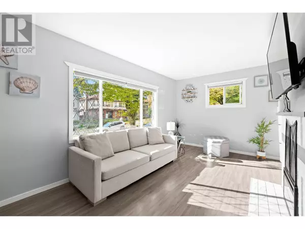 Vancouver, BC V5R5S4,3625 MONMOUTH AVENUE