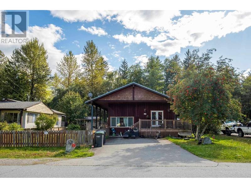 33 BRACKEN PARK WAY, Squamish, BC V0N1T0