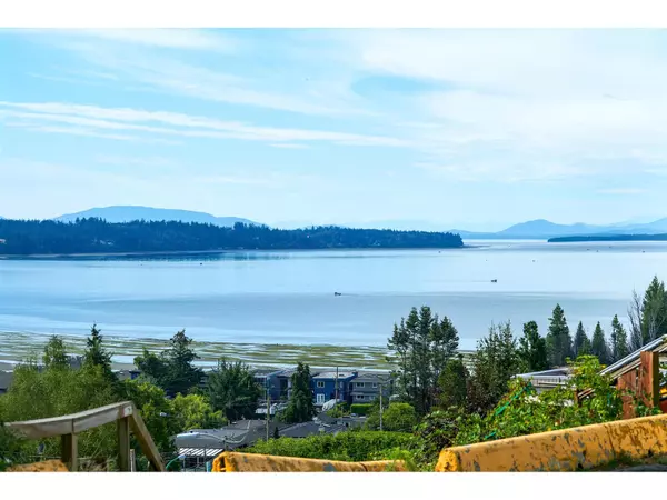 White Rock, BC V4B1V4,15662 SEMIAHMOO AVENUE