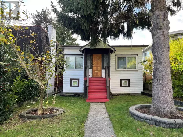 824 SCOTT STREET, New Westminster, BC V3L4T8