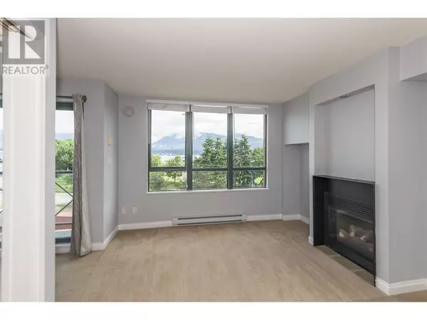 Vancouver, BC V6A1B2,55 ALEXANDER ST #604