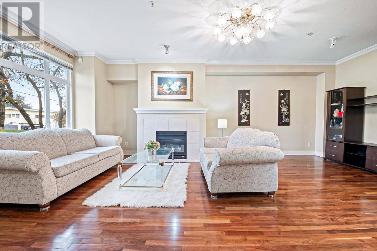 Vancouver, BC V6P6Y4,7465 LAUREL STREET