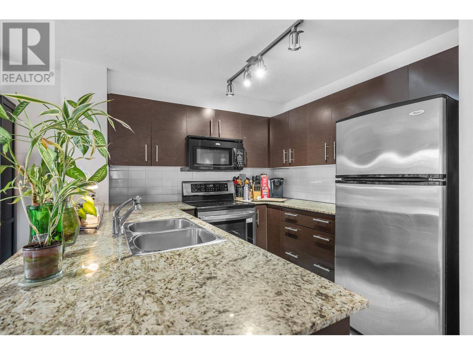 Maple Ridge, BC V2X8W9,11667 HANEY #301