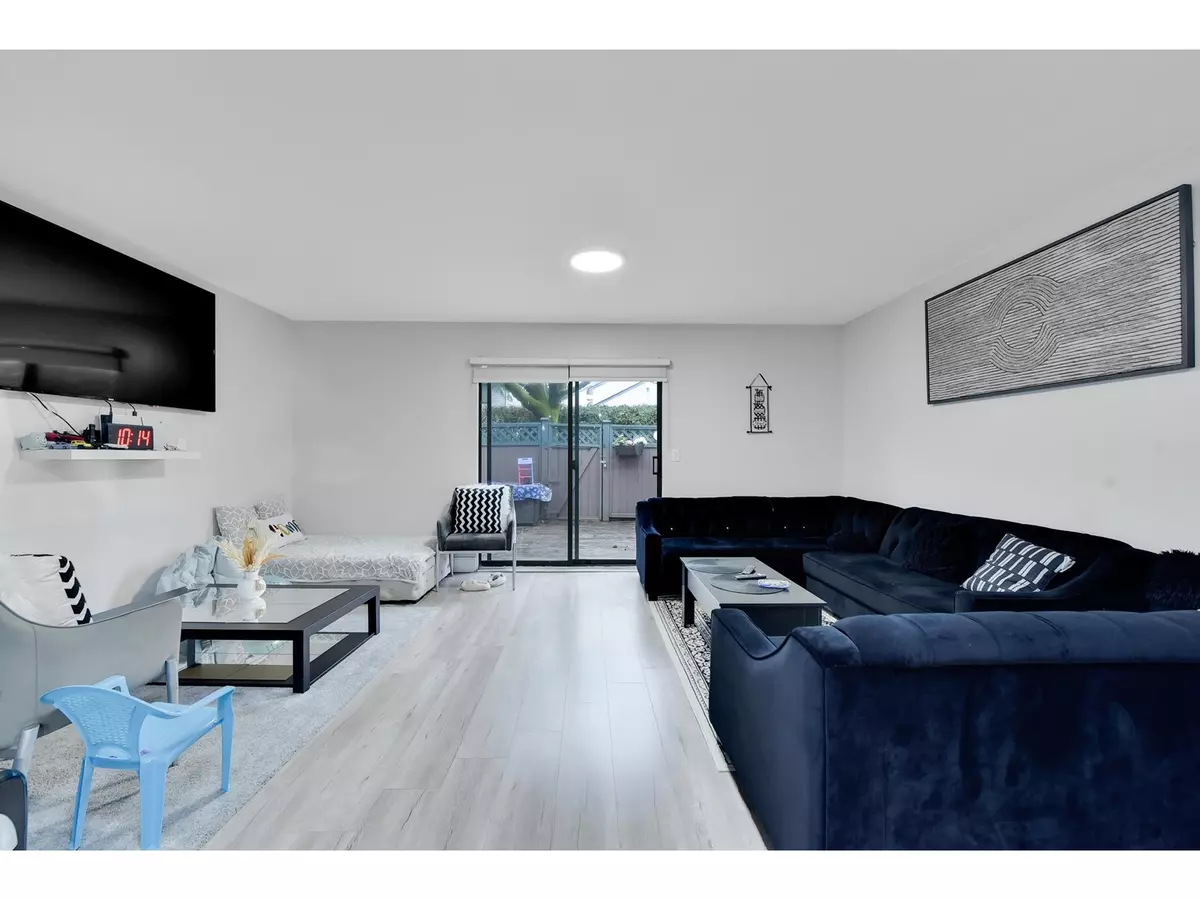 Surrey, BC V3W6X6,13710 67 AVE #129