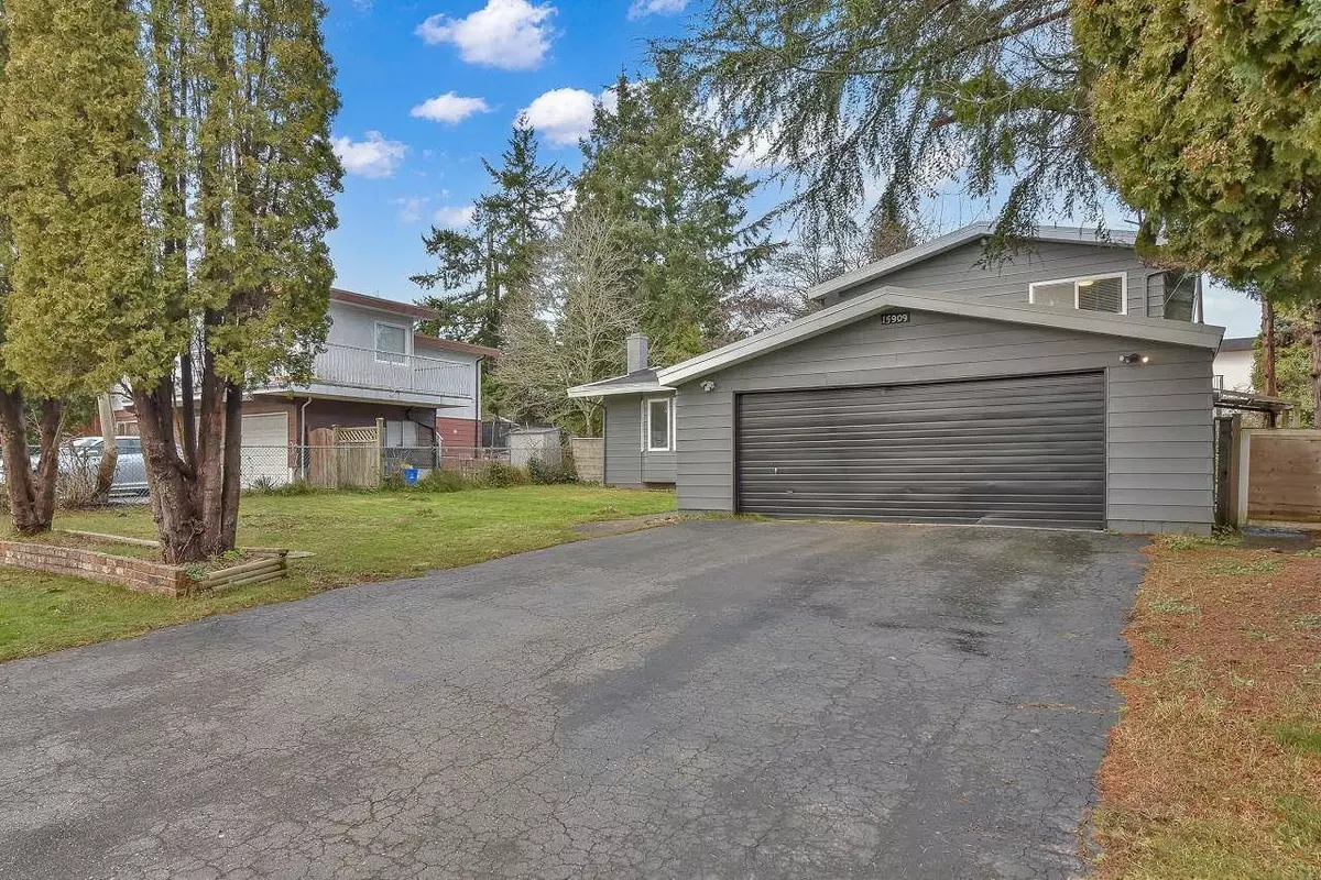 White Rock, BC V4B2P1,15909 GOGGS AVENUE