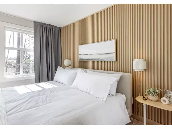 Surrey, BC V3Z1J5,2350 165 ST #157