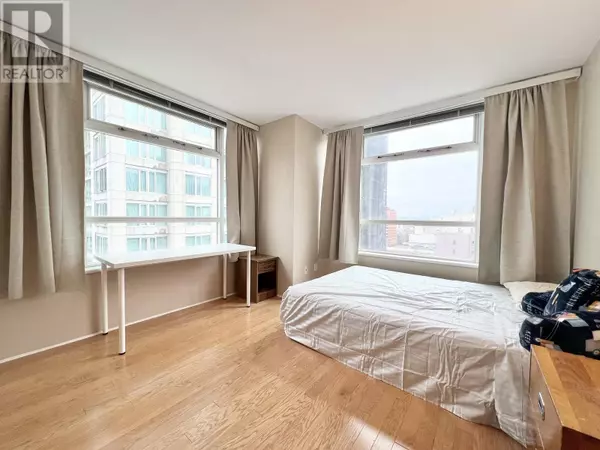 Vancouver, BC V6B6H4,438 SEYMOUR ST #907