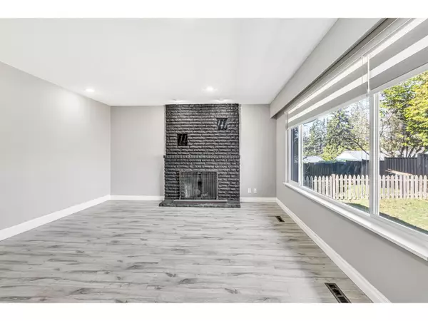 Surrey, BC V3R4T5,15112 DOVE PLACE