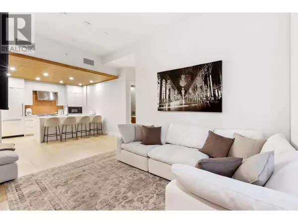 6693 NELSON AVE #203, West Vancouver, BC V7X2B2