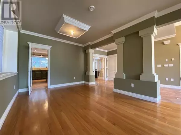 North Vancouver, BC V7N2M2,467 W KINGS ROAD