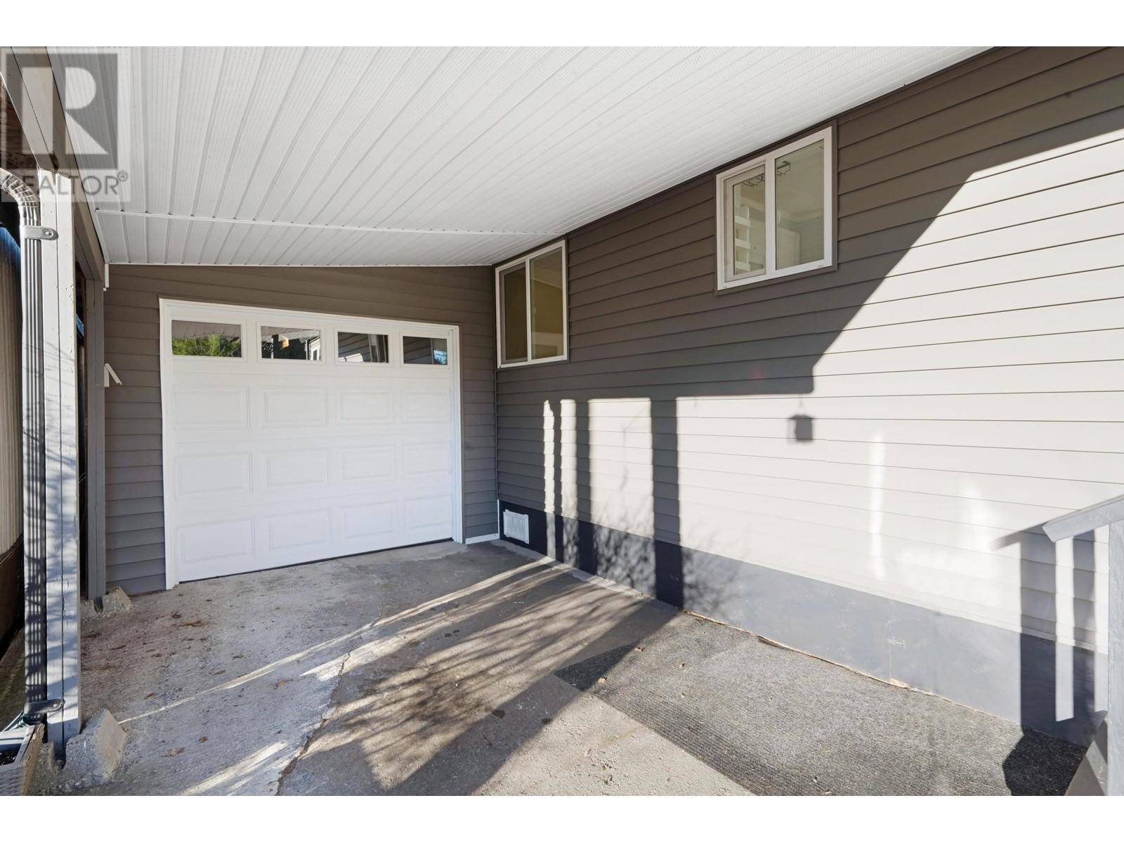 Maple Ridge, BC V2X4S3,23206 CALVIN CRESCENT
