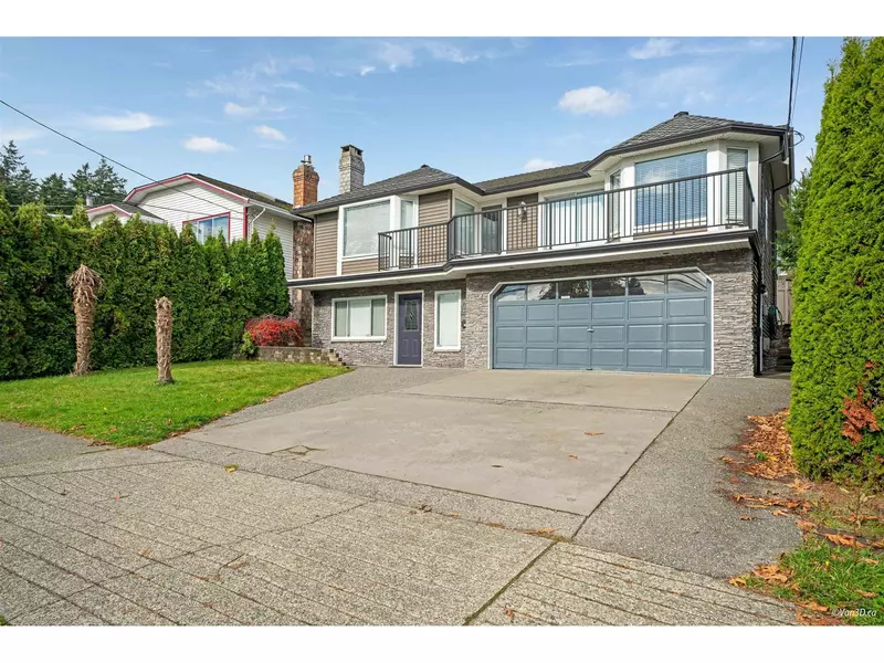 15555 BUENA VISTA AVENUE, White Rock, BC V4B1Y9