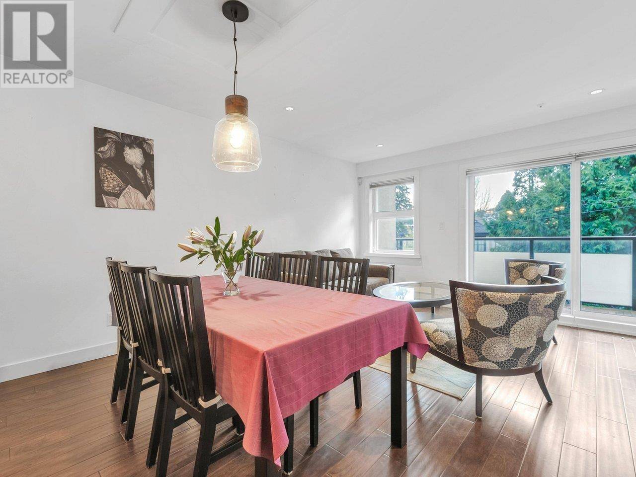 Vancouver, BC V6R2G4,3788 West 10TH AVE #204
