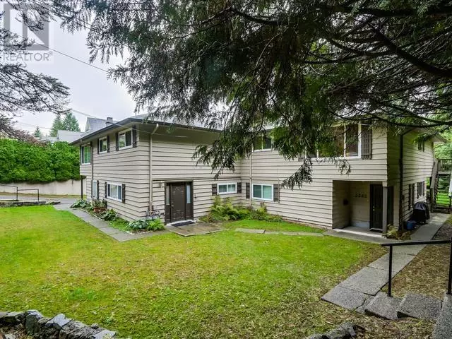 Port Moody, BC V3H2K5,3360 HENRY STREET