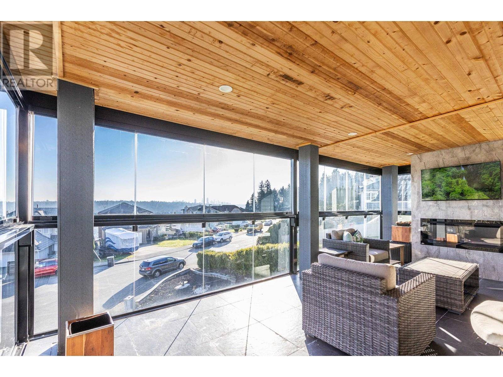 Coquitlam, BC V3K6P7,2255 MONASHEE COURT