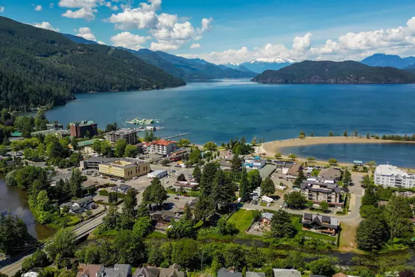 Harrison Hot Springs, BC V0M1K0,260 CEDAR AVENUE|Harrison Hot Springs