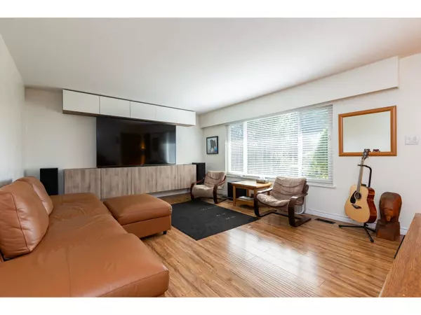 White Rock, BC V4B2T5,15873 VINE AVENUE