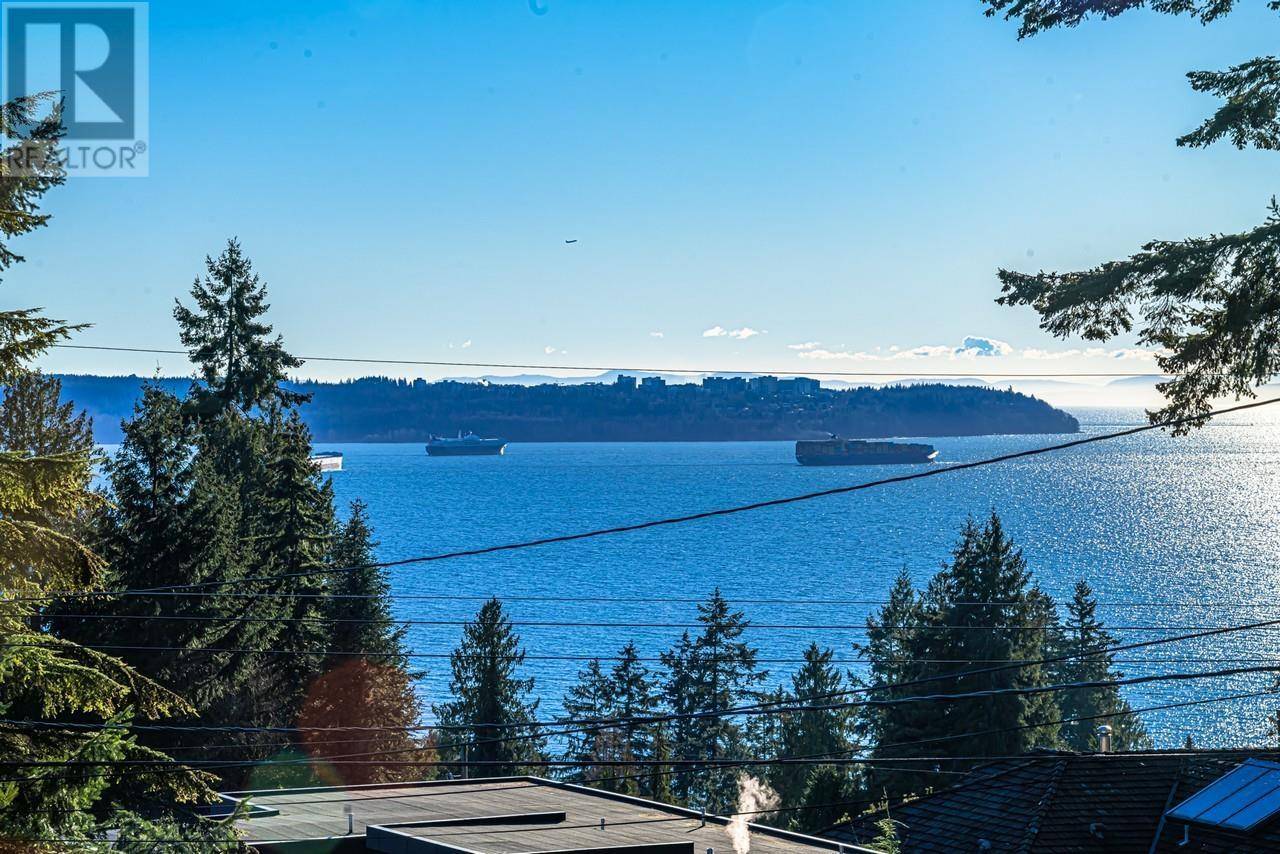 3175 BENBOW ROAD, West Vancouver, BC V7V3E1