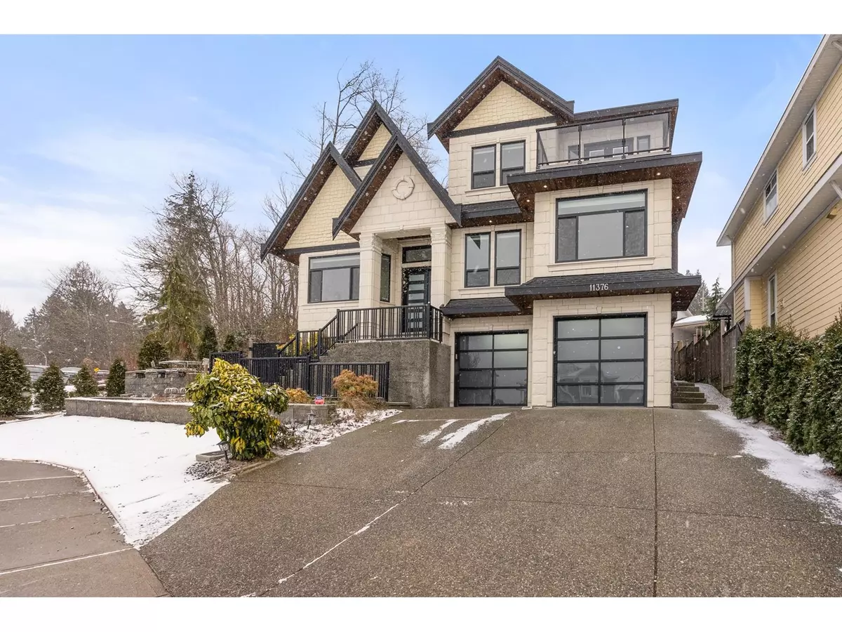 Surrey, BC V3V8A3,11376 ROYAL CRESCENT