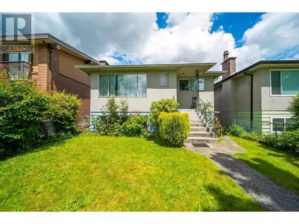 Vancouver, BC V5R4T9,3373 QUEENS AVENUE