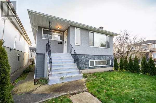 Vancouver, BC V5S1X3,2408 E 54TH AVENUE