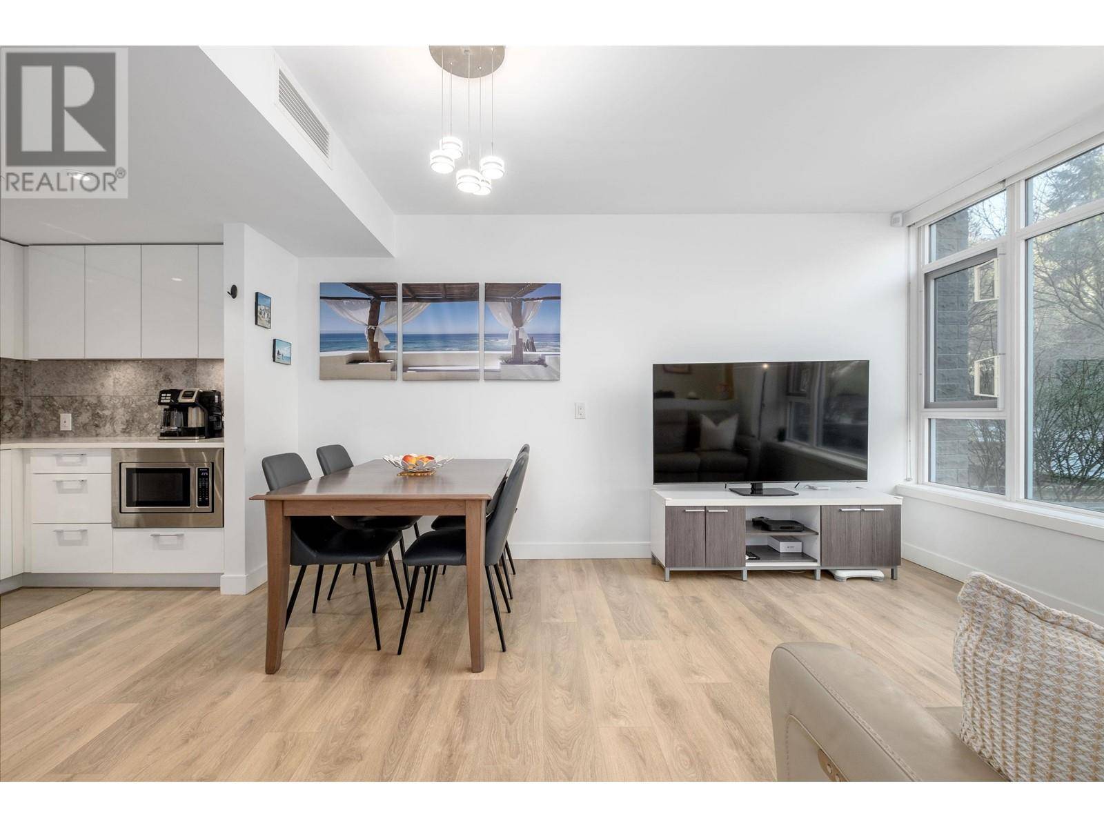 3518 MARINE WAY, Vancouver, BC V5S0C9