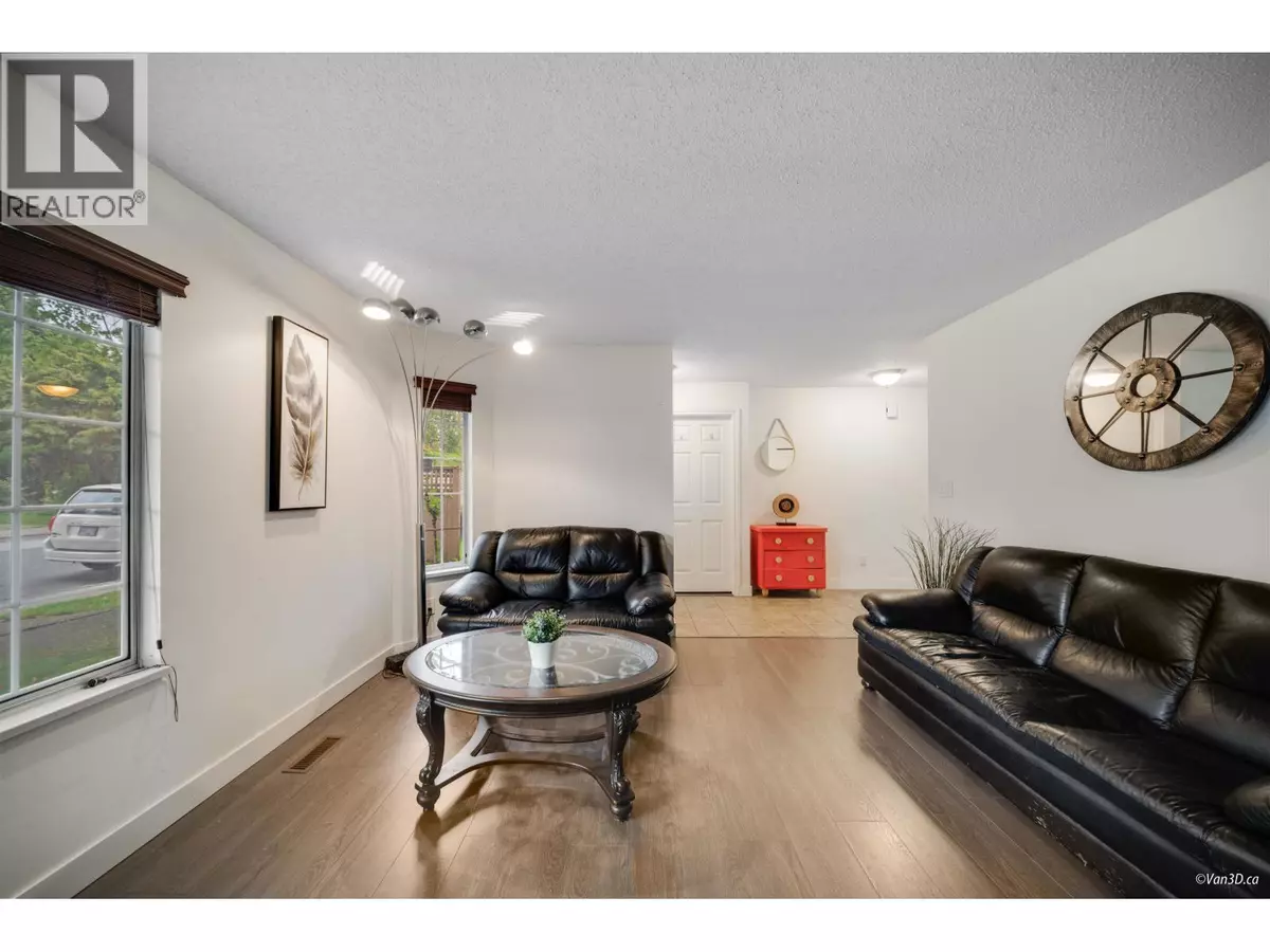 Richmond, BC V7C5E4,6220 LYNAS LANE