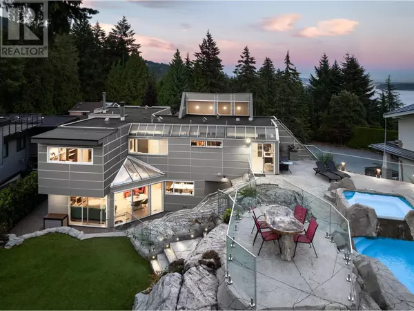 West Vancouver, BC V7V3H8,3722 SOUTHRIDGE PLACE