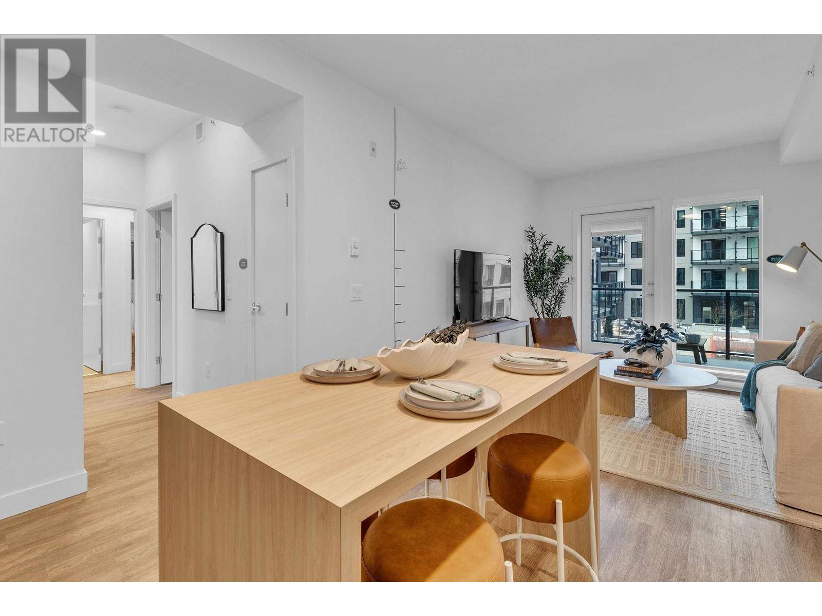Other Islands, BC V8M2B8,2515 HACKETT CRES #A322
