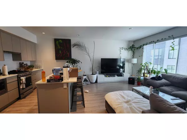 Surrey, BC V3Z0Z1,16433 19 AVE #140