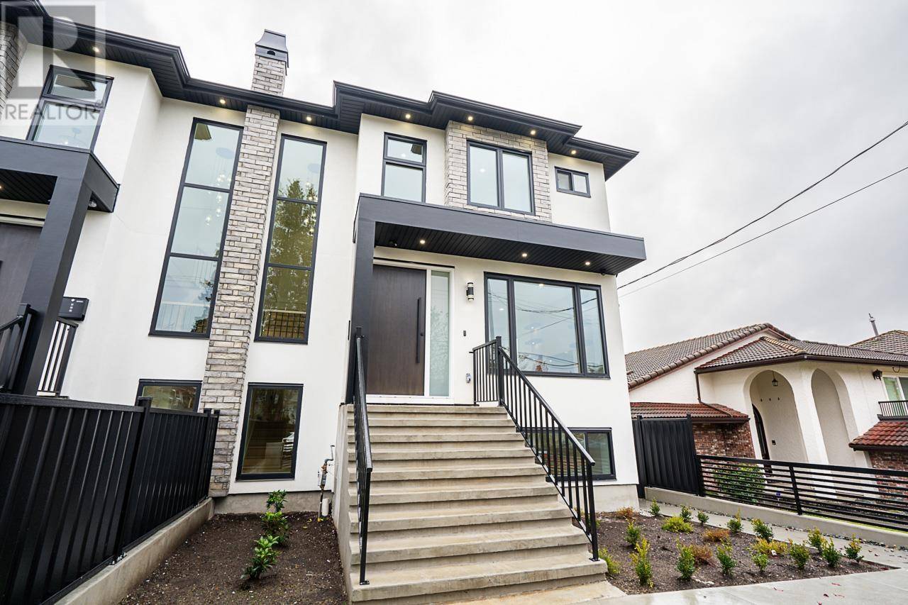 Burnaby, BC V5B2C1,6150 NAPIER STREET