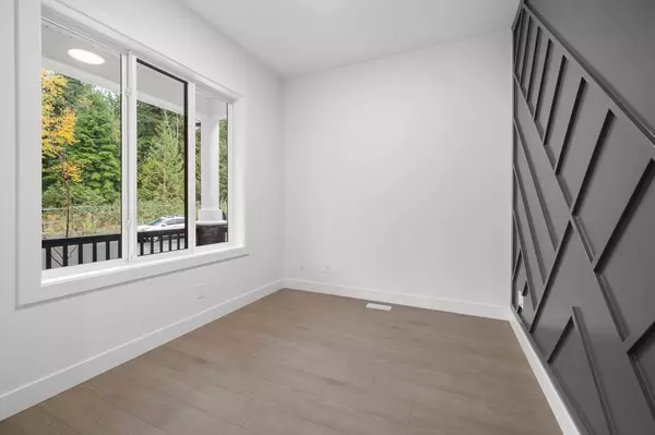 Abbotsford, BC V2T5B6,4470 STEPHEN LEACOCK DRIVE