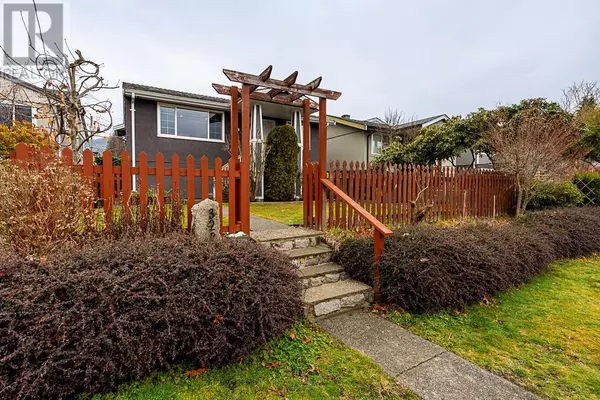 North Vancouver, BC V7L2T2,328 E 16TH STREET