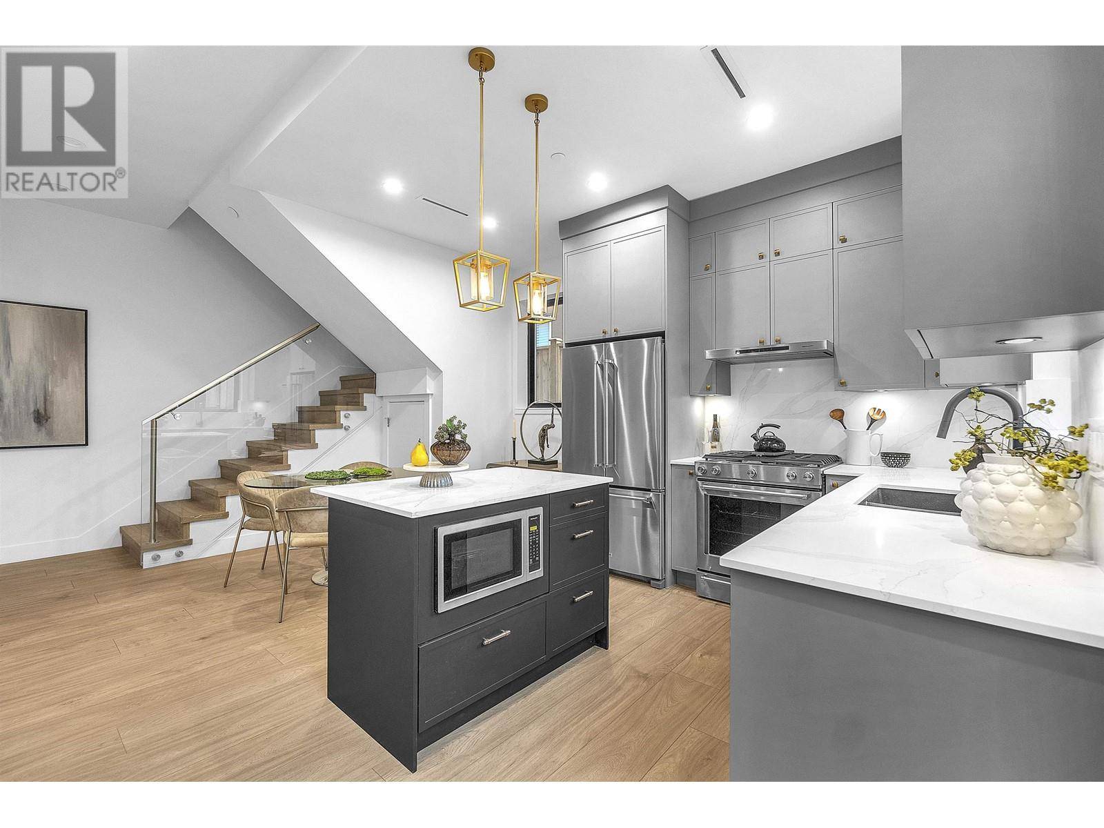 Vancouver, BC V5M2V5,3132 E 20TH AVENUE