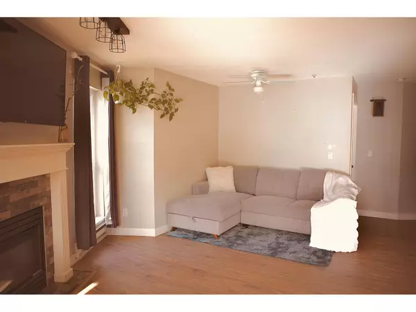 Langley, BC V3A3V2,20245 53 AVE #102