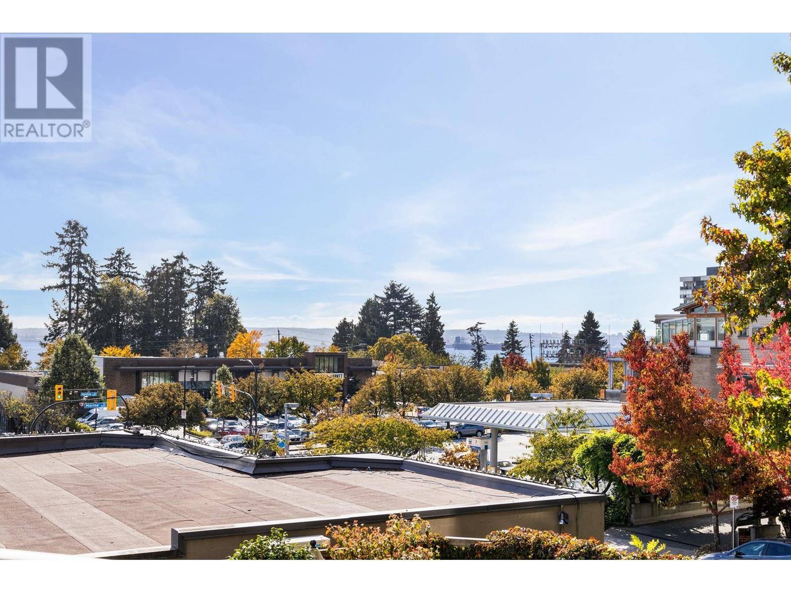 West Vancouver, BC V7V3R7,588 16TH ST #201