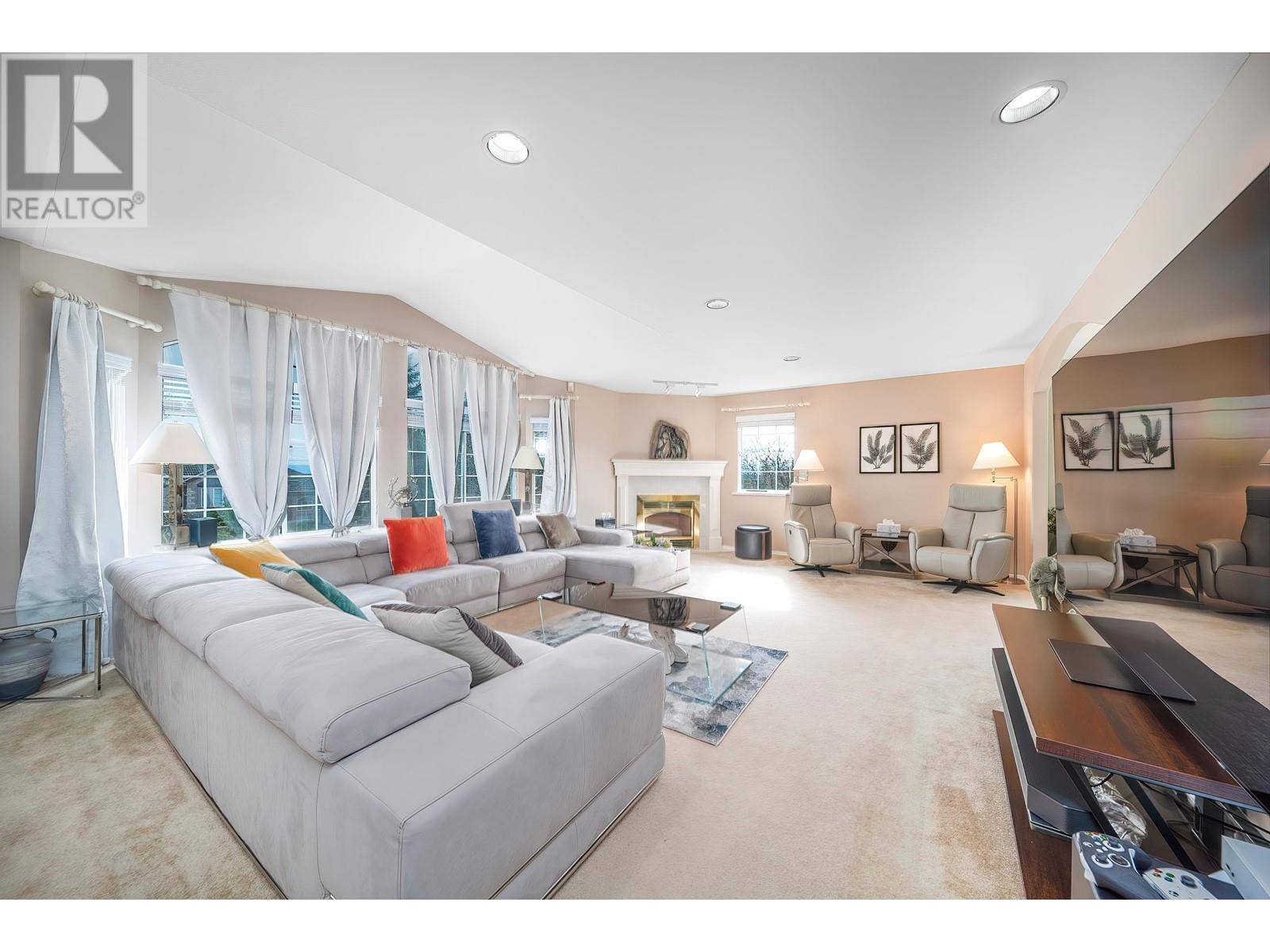 Coquitlam, BC V3E2V7,1516 PARKWAY BOULEVARD