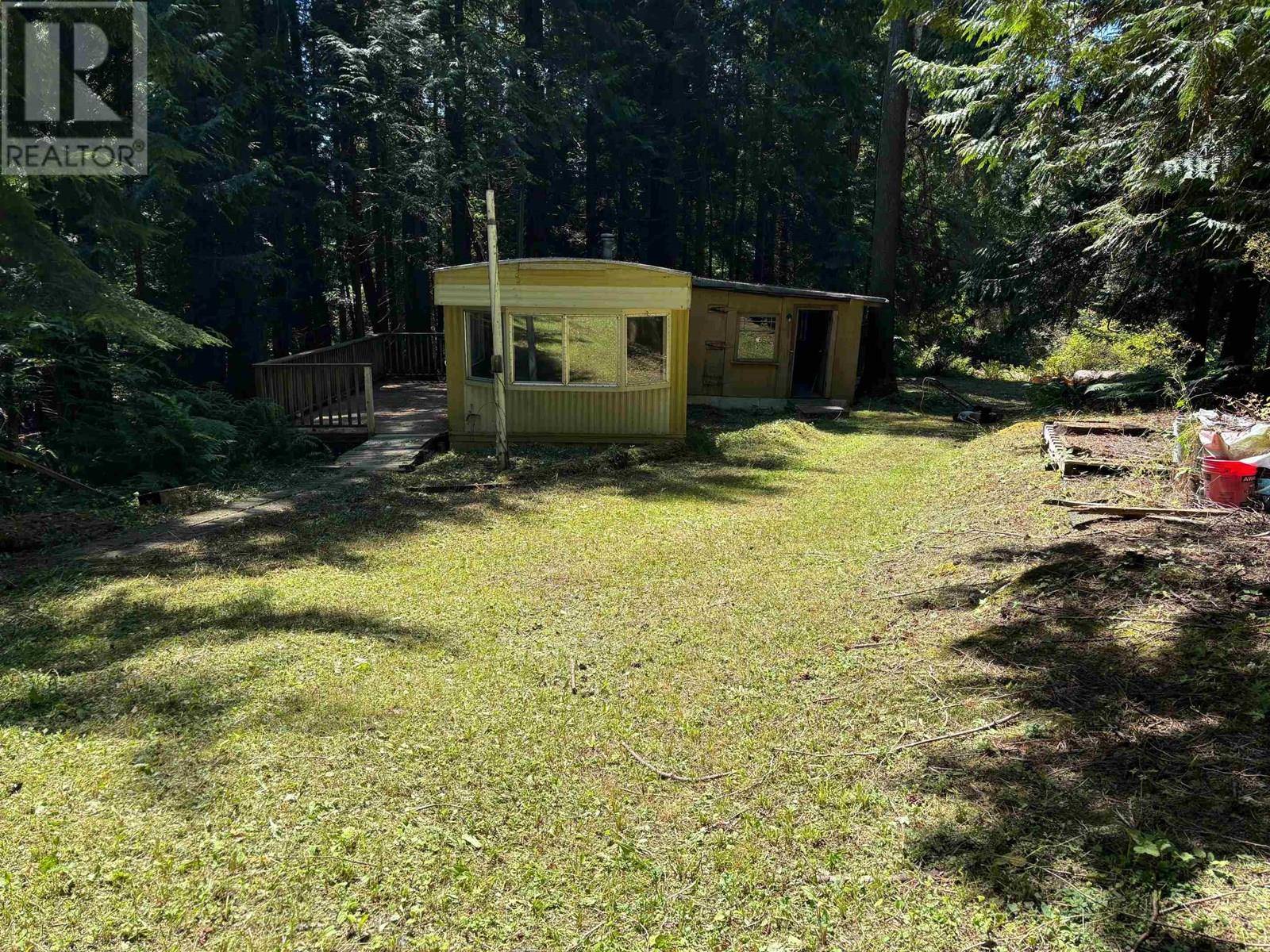 1239 LOCKYER ROAD, Roberts Creek, BC V0N2W2
