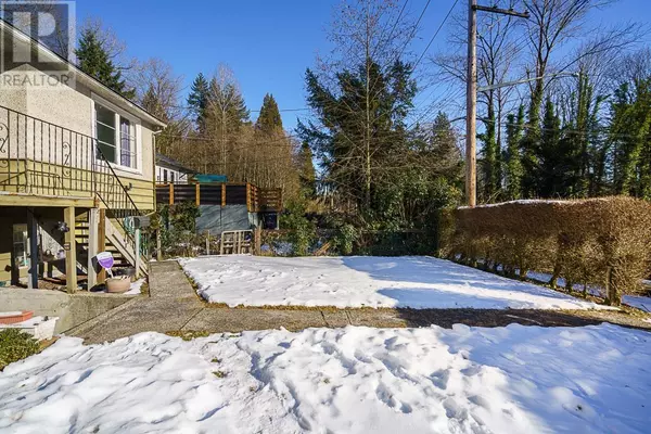 North Vancouver, BC V7H1A8,2212 OLD DOLLARTON ROAD