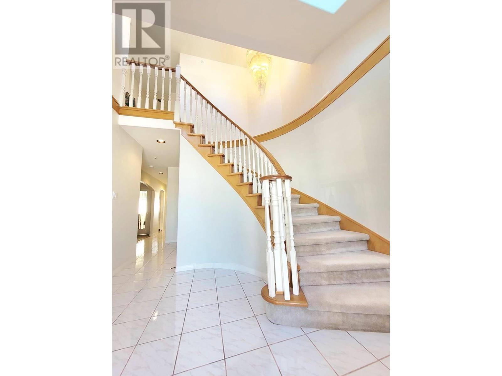 Vancouver, BC V5R5P9,3360 PRICE STREET