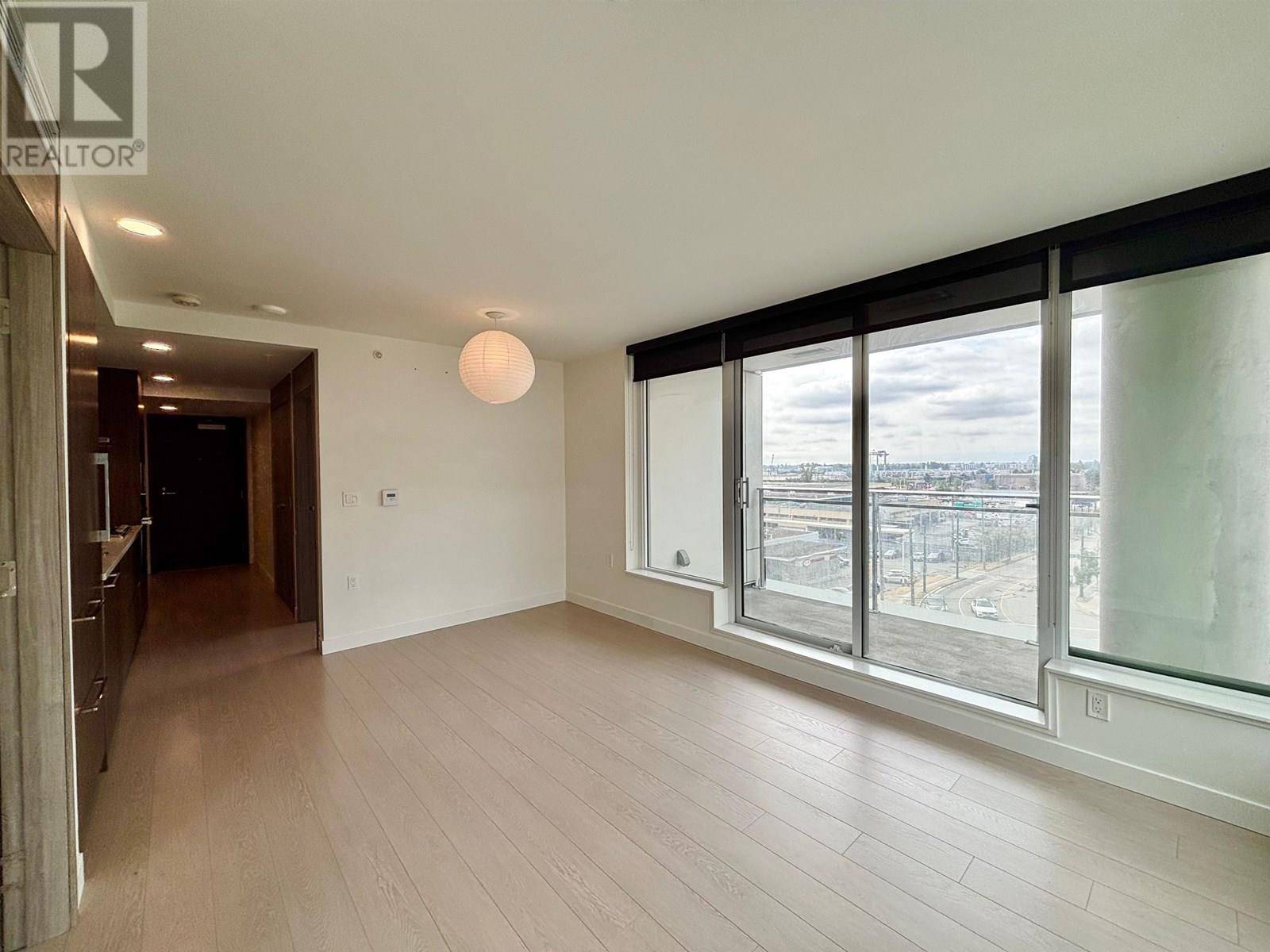 Vancouver, BC V5X0H5,433 Southwest MARINE DR #720