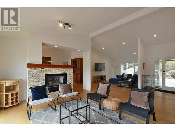 Sechelt, BC V7Z0P8,6274 FAIRWAY AVENUE